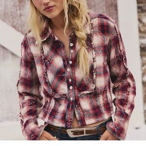 NWT We The Free Georgia flannel plaid embroidered button down shirt. Sz L